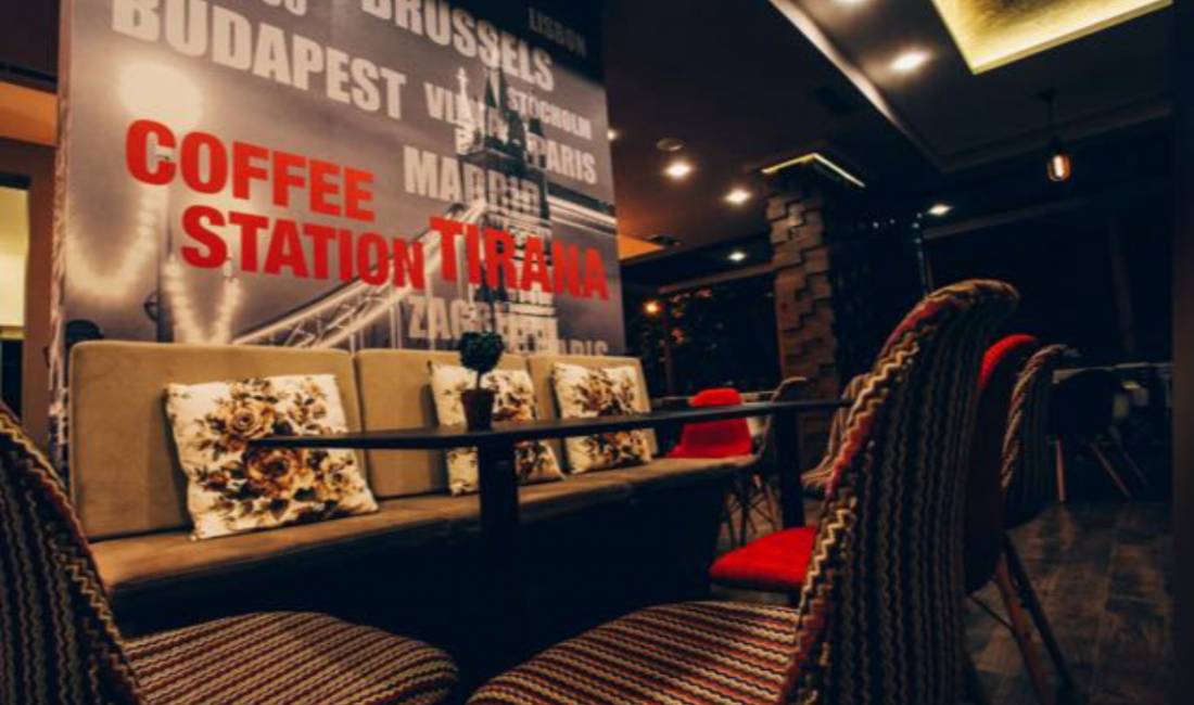 Offerte di lavoro a Tirana, Profession Kamarier/e , , Pagamento 18,000  Leke.