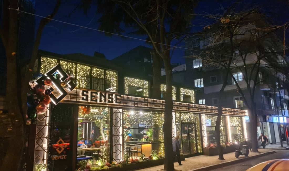 Offerte di lavoro a Tirana, Profession Kamarier,Ndihmes Banakiere,Shef Sushi,Sanitare , , Pagamento Trattabile.