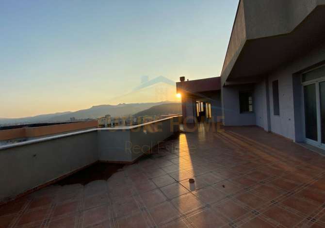 Duplex (2 storey house) for sale in Elbasan 7+1, Emty