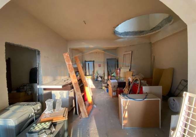 Duplex (2 storey house) for sale in Elbasan 7+1, Emty