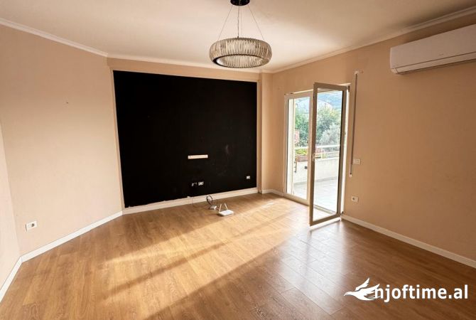 Shitet Ap 2+1+2 ne Linze, kompleks i ri.