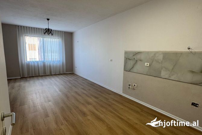 Shitet, Apartament 1+1, Unaza e Re prane Big Market