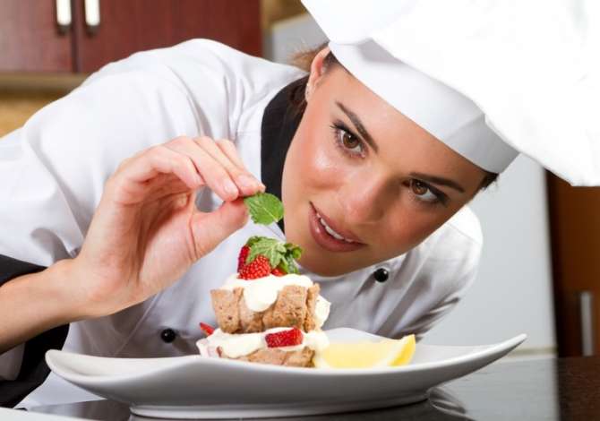 Offerte di lavoro per Kamariere/Kuzhiniere/sanitare a Tirana