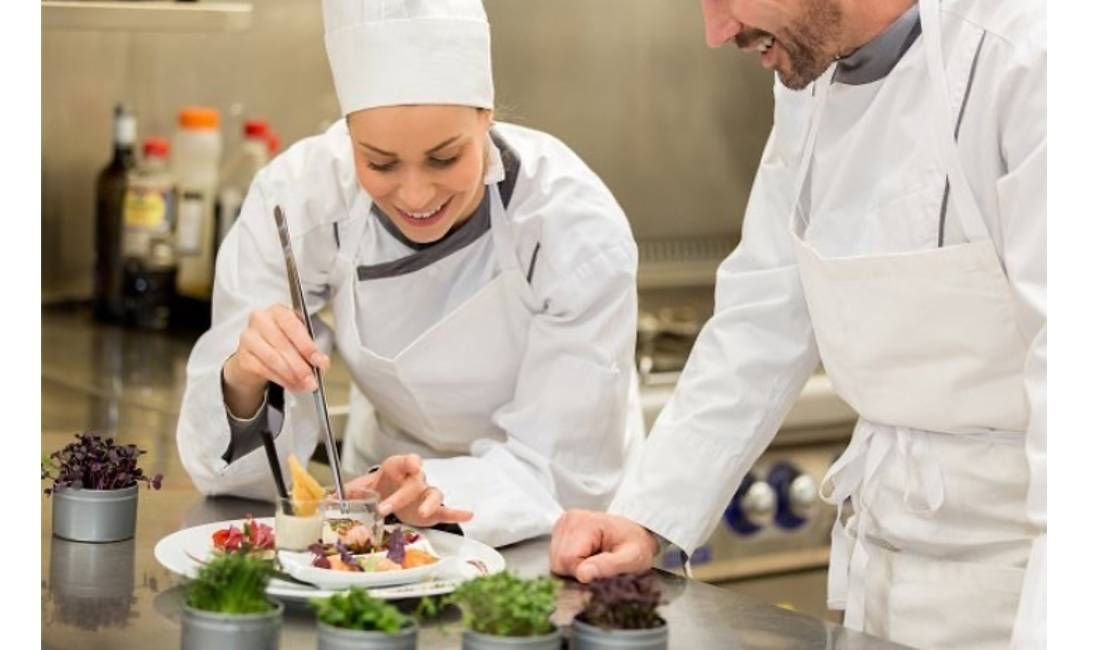 Offerte di lavoro a Tirana, Profession Pastier/Kuzhinier/ndihmes kuzhinier/kamarier/motorrist , Con esperienza, Pagamento Trattabile.