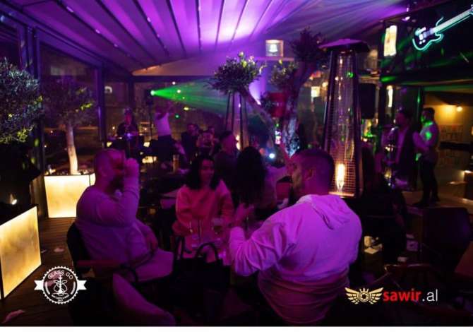 Offerte di lavoro per Banakier/e, Kamarier/e,Kuzhiniere Snack Food a Tirana