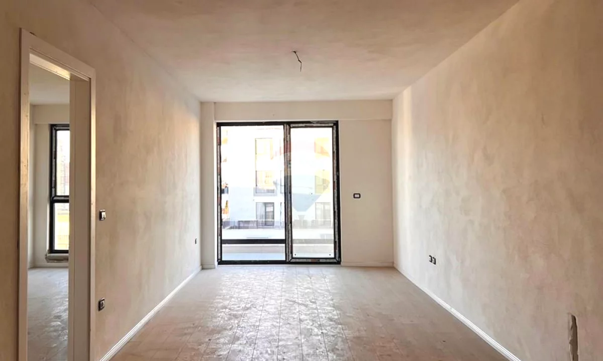 Shtepi ne shitje Apartament ne Tirane, 1+1, Mobilimi Bosh, pa mobiluar, Pagesa 127,000  Euro.