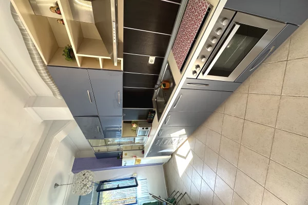 Shtepi ne shitje Apartament ne Durres, 1+1, Mobilimi E mobiluar, Pagesa 63,000  Euro.