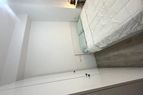 Shtepi ne shitje Apartament ne Tirane, Garsoniere, Mobilimi E mobiluar, Pagesa 73,000  Euro.