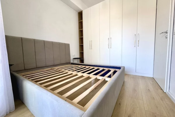 Shtepi me qera Apartament ne Tirane, 1+1, Mobilimi E mobiluar, Pagesa 40,000  Leke.