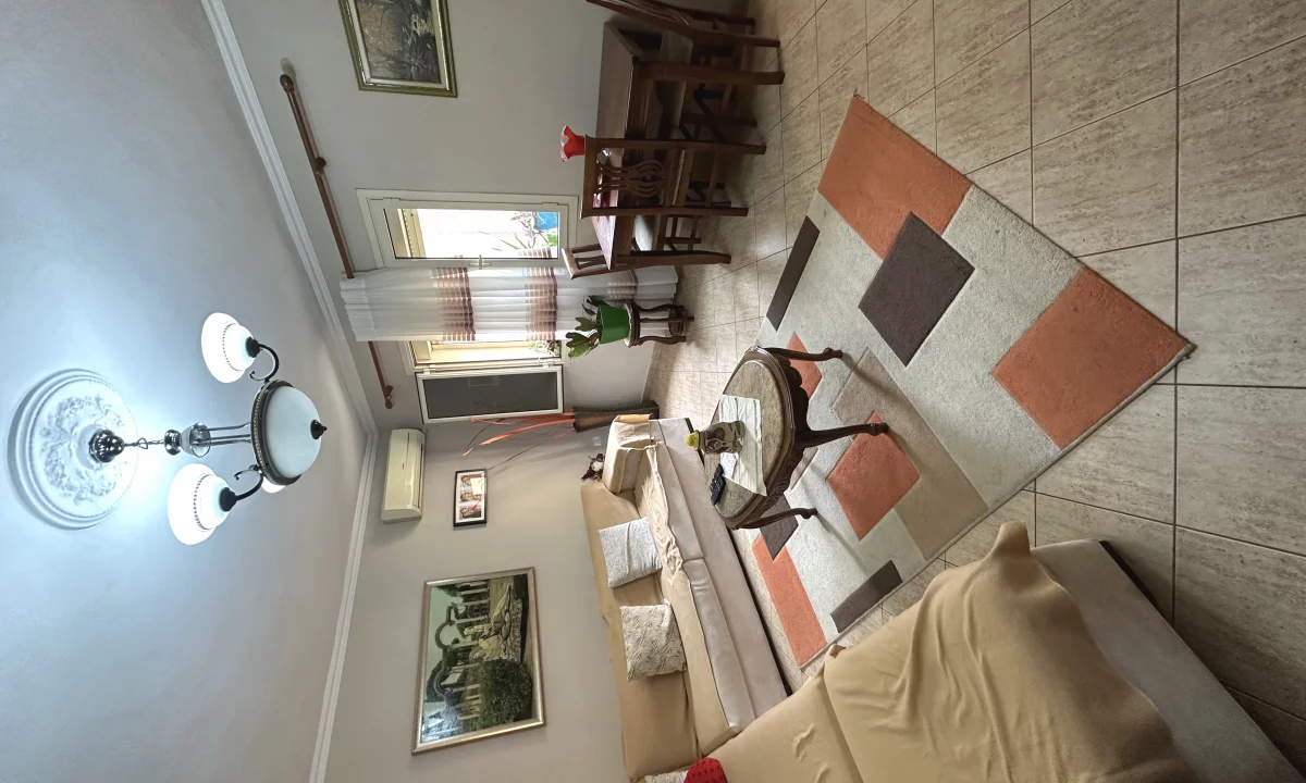 Shtepi ne shitje Apartament ne Tirane, 2+1, Mobilimi E mobiluar, Pagesa 199,000  Euro.