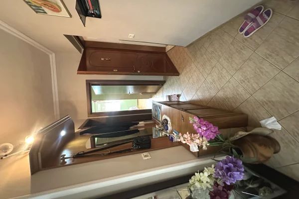 Shtepi ne shitje Apartament ne Tirane, 2+1, Mobilimi E mobiluar, Pagesa 199,000  Euro.