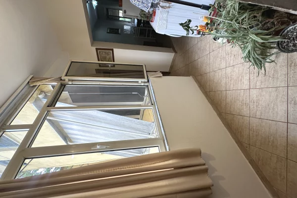 Shtepi ne shitje Apartament ne Tirane, 2+1, Mobilimi E mobiluar, Pagesa 199,000  Euro.