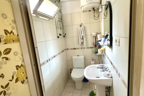 Shtepi ne shitje Apartament ne Tirane, 2+1, Mobilimi E mobiluar, Pagesa 199,000  Euro.