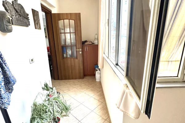 Shtepi ne shitje Apartament ne Tirane, 2+1, Mobilimi E mobiluar, Pagesa 199,000  Euro.