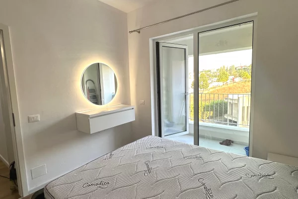 Shtepi ne shitje Apartament ne Tirane, 1+1, Mobilimi E mobiluar, Pagesa 100,000  Euro.