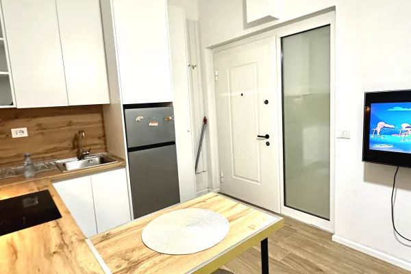Shtepi me qera Apartament ne Tirane, 1+1, Mobilimi E mobiluar, Pagesa 35,000  Leke.