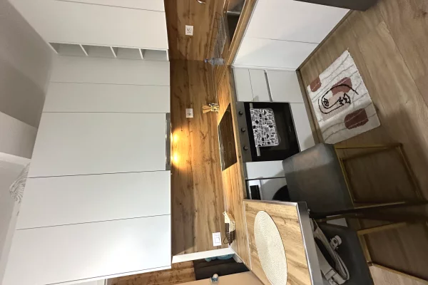 Shtepi me qera Apartament ne Tirane, 1+1, Mobilimi E mobiluar, Pagesa 35,000  Leke.