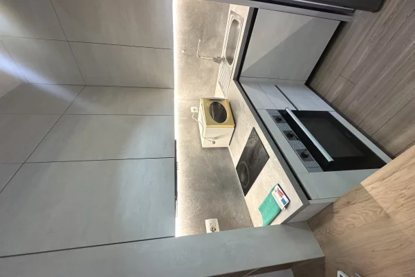 Shtepi ne shitje Apartament ne Tirane, Garsoniere, Mobilimi E mobiluar, Pagesa 64,000  Euro.