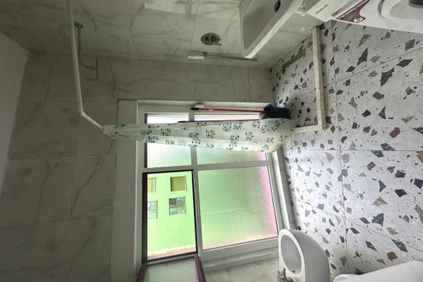 Shtepi ne shitje Apartament ne Tirane, Garsoniere, Mobilimi E mobiluar, Pagesa 64,000  Euro.