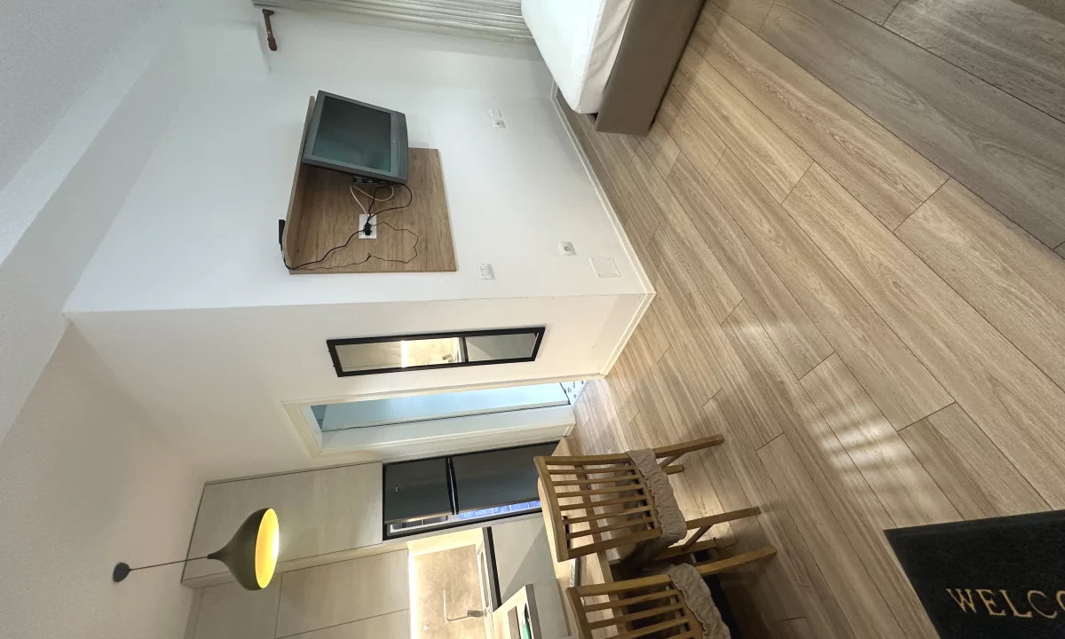 Shtepi ne shitje Apartament ne Tirane, Garsoniere, Mobilimi E mobiluar, Pagesa 64,000  Euro.