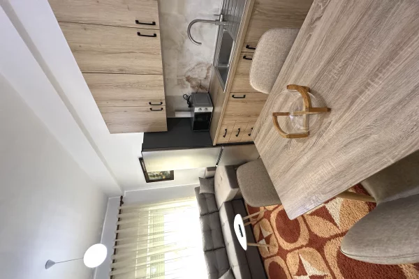 Shtepi me qera 1+1 ne Tirane - 40,000 Leke