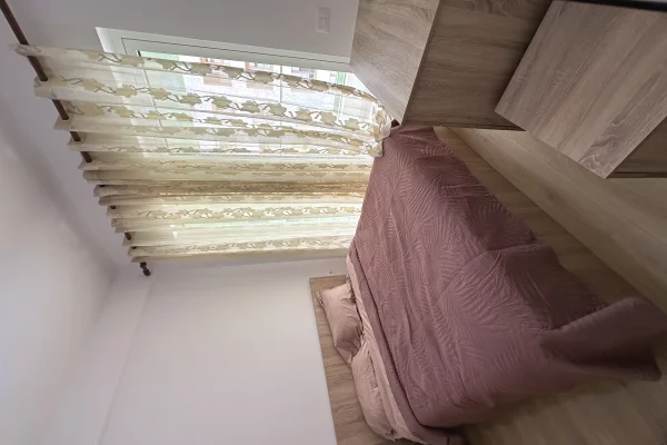 Shtepi me qera Apartament ne Tirane, 1+1, Mobilimi E mobiluar, Pagesa 40,000  Leke.