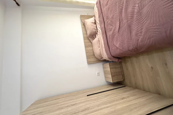 Shtepi me qera Apartament ne Tirane, 1+1, Mobilimi E mobiluar, Pagesa 40,000  Leke.