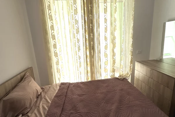 Shtepi me qera Apartament ne Tirane, 1+1, Mobilimi E mobiluar, Pagesa 40,000  Leke.