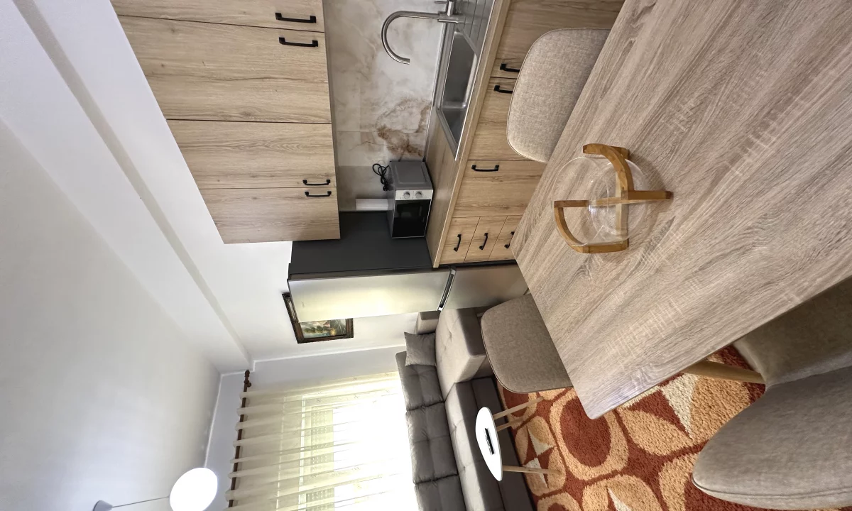 Shtepi me qera Apartament ne Tirane, 1+1, Mobilimi E mobiluar, Pagesa 40,000  Leke.