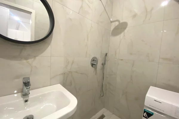 Shtepi me qera Apartament ne Tirane, 1+1, Mobilimi E mobiluar, Pagesa 40,000  Leke.