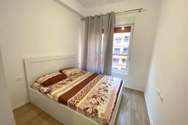 Shtepi me qera Apartament ne Tirane, 1+1, Mobilimi E mobiluar, Pagesa 40,000  Leke.