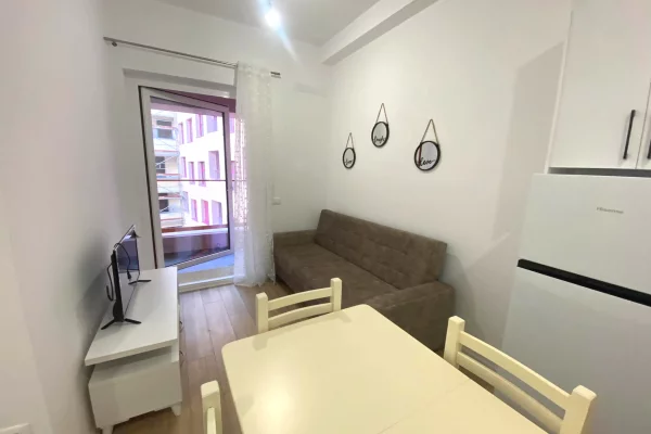 Shtepi me qera Apartament ne Tirane, 1+1, Mobilimi E mobiluar, Pagesa 40,000  Leke.