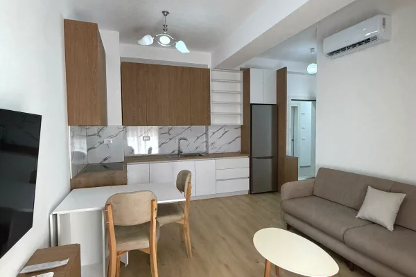 Shtepi me qera Apartament ne Tirane, 1+1, Mobilimi E mobiluar, Pagesa 45,000  Leke.