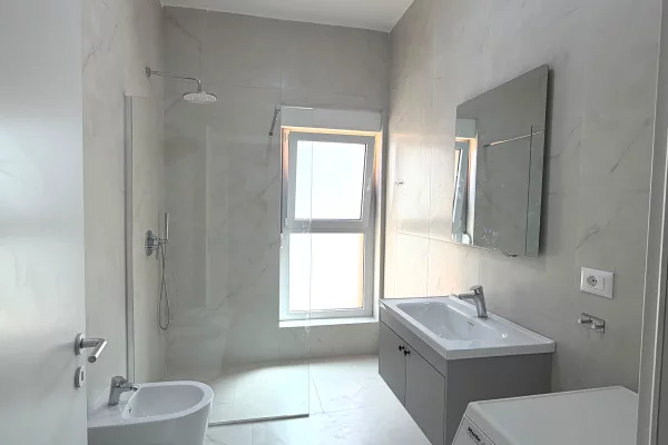 Shtepi me qera Apartament ne Tirane, 1+1, Mobilimi E mobiluar, Pagesa 45,000  Leke.
