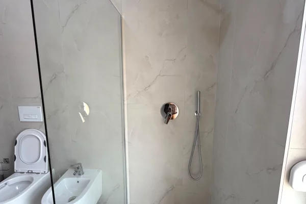 Shtepi me qera Apartament ne Tirane, 1+1, Mobilimi E mobiluar, Pagesa 45,000  Leke.