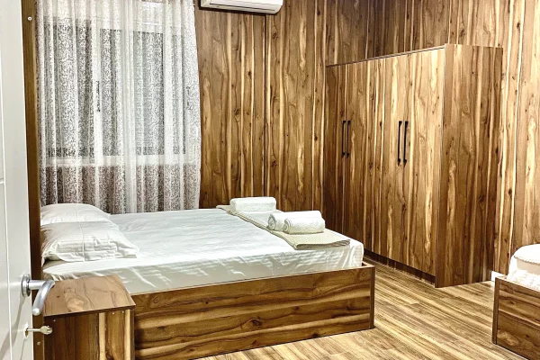 Shtepi me qera Apartament ne Tirane, 2+1, Mobilimi E mobiluar, Pagesa 65,000  Leke.