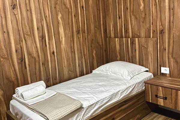 Shtepi me qera Apartament ne Tirane, 2+1, Mobilimi E mobiluar, Pagesa 65,000  Leke.