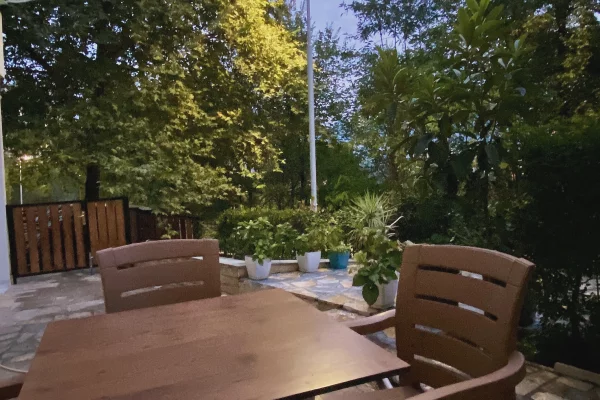 Shtepi me qera Apartament ne Tirane, 2+1, Mobilimi E mobiluar, Pagesa 65,000  Leke.