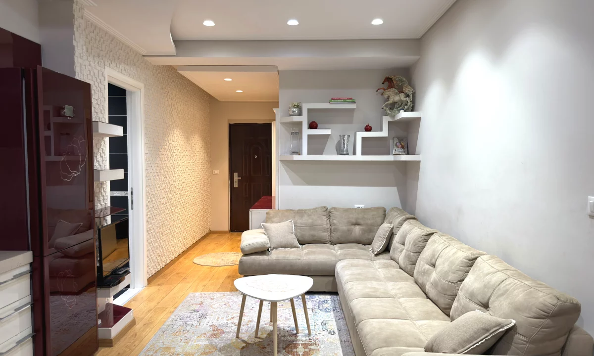 Shtepi me qera Apartament ne Tirane, 2+1, Mobilimi E mobiluar, Pagesa 55,000  Leke.