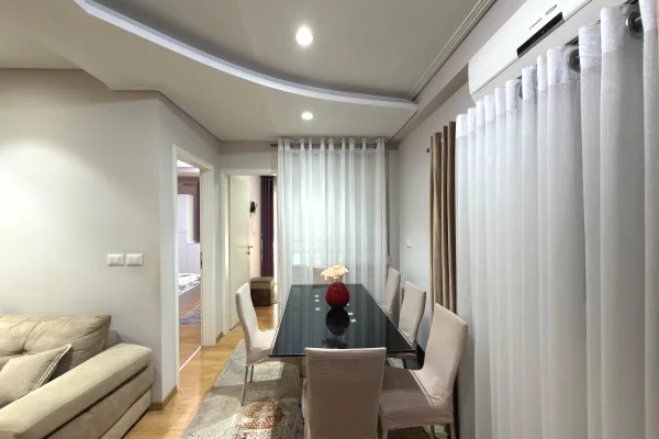 Shtepi me qera Apartament ne Tirane, 2+1, Mobilimi E mobiluar, Pagesa 55,000  Leke.