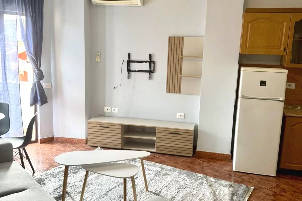 Shtepi me qera Apartament ne Tirane, 1+1, Mobilimi E mobiluar, Pagesa 55,000  Leke.