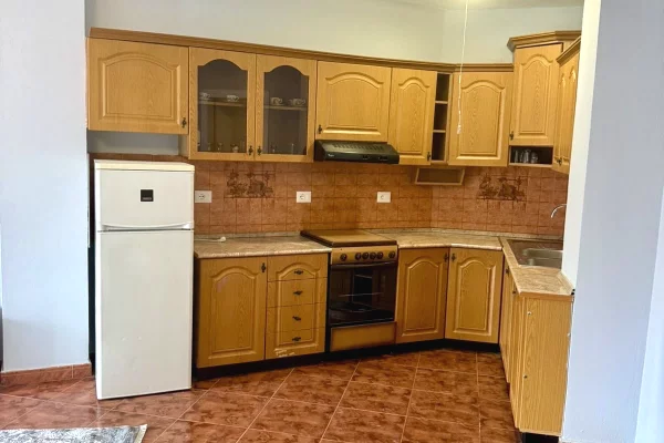 Shtepi me qera Apartament ne Tirane, 1+1, Mobilimi E mobiluar, Pagesa 55,000  Leke.