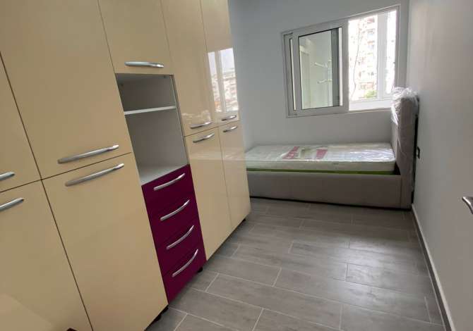 Shtepi ne shitje Apartament ne Tirane, 2+1, Mobilimi E mobiluar, Pagesa 120,000  Euro.