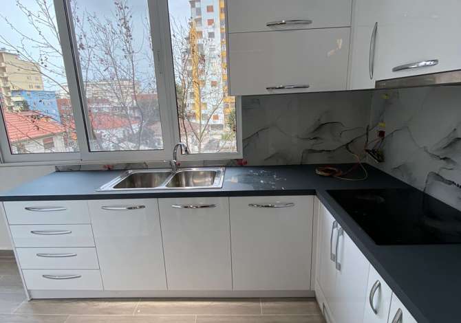 Shtepi ne shitje Apartament ne Tirane, 2+1, Mobilimi E mobiluar, Pagesa 120,000  Euro.