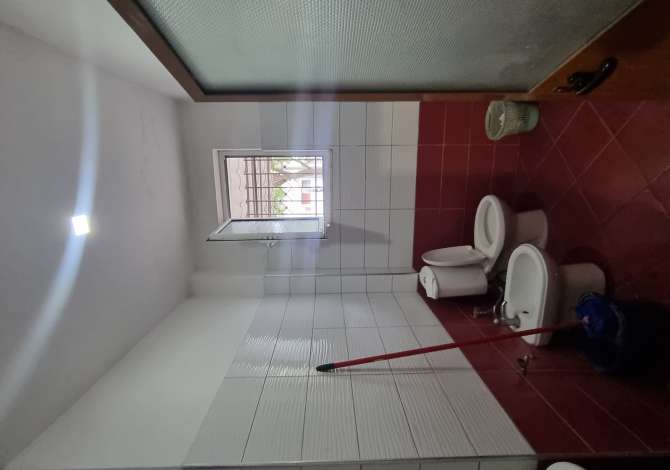 Shitet njesi biznesi Tek Ali Demi