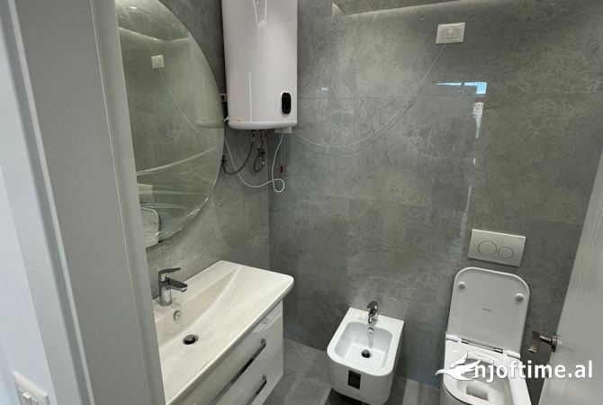 Jepet me qira zyre tek Lake View Residence