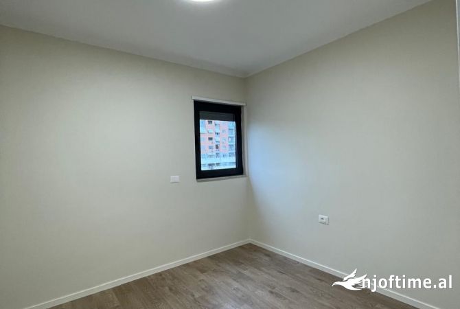 Shtepi ne shitje Apartament ne Tirane, 2+1, Mobilimi Bosh, pa mobiluar, Pagesa 135,000  Euro.