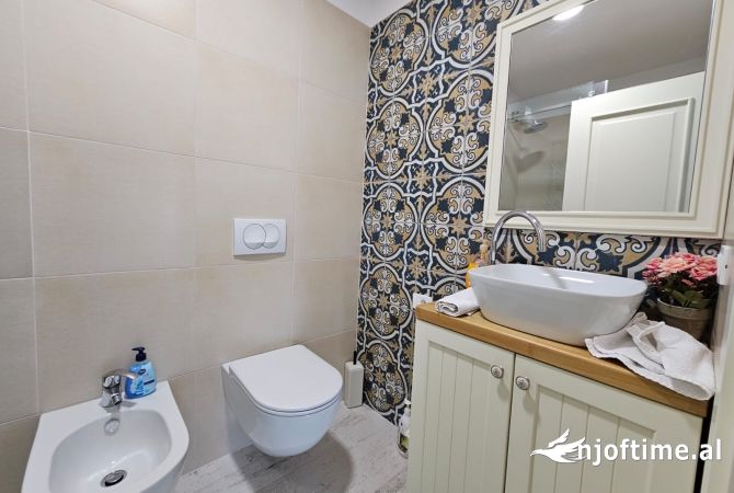 Appartamento in affitto a Tirana 2+1, Arredato
