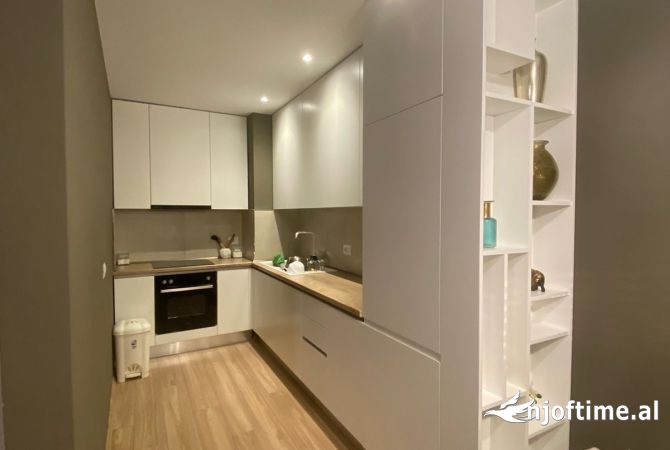 Shtepi me qera Apartament ne Tirane, 2+1, Mobilimi E mobiluar, Pagesa 650  Euro.