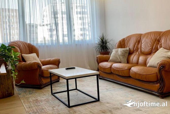 Shtepi me qera Apartament ne Tirane, 2+1, Mobilimi E mobiluar, Pagesa 700  Euro.